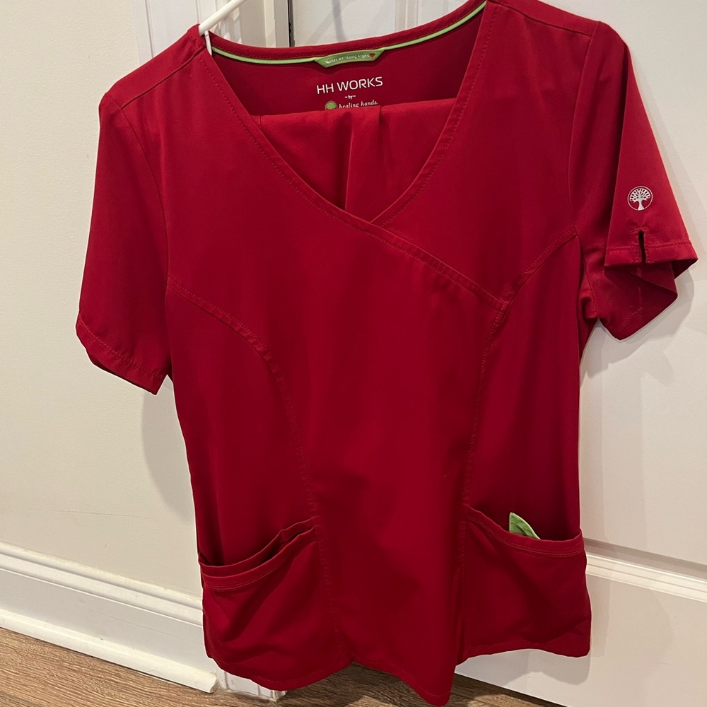 Healing Hands Red Medium scrub set